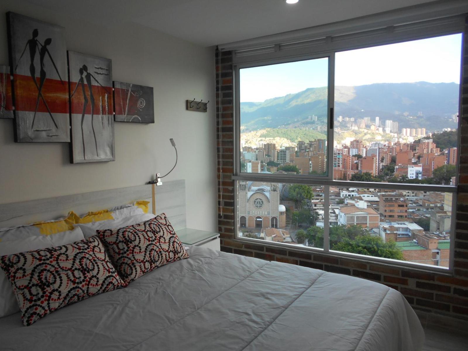 San Peter Suites Medellín Extérieur photo