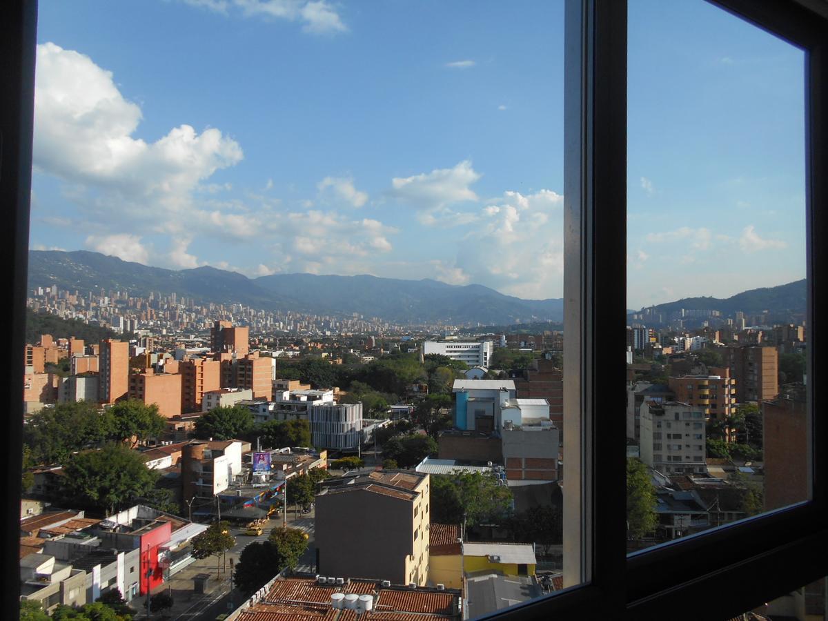 San Peter Suites Medellín Extérieur photo