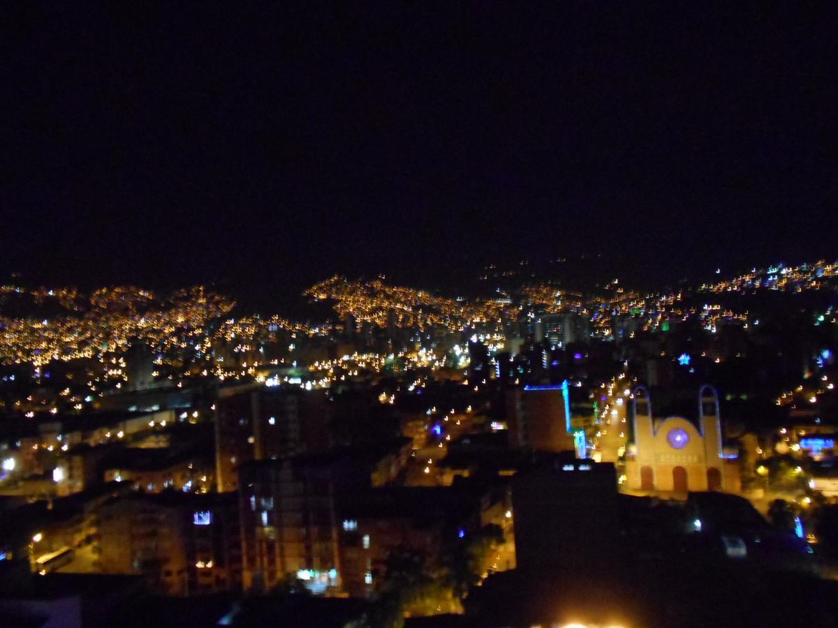 San Peter Suites Medellín Extérieur photo